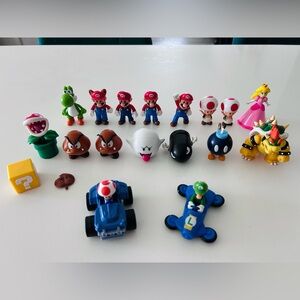 ❗️SOLD❗️Lot of Super Mario Bros Figures